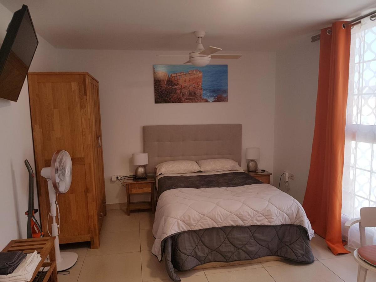 Estudio Nuevo Con Bano, Cocina Y Gran Terraza *